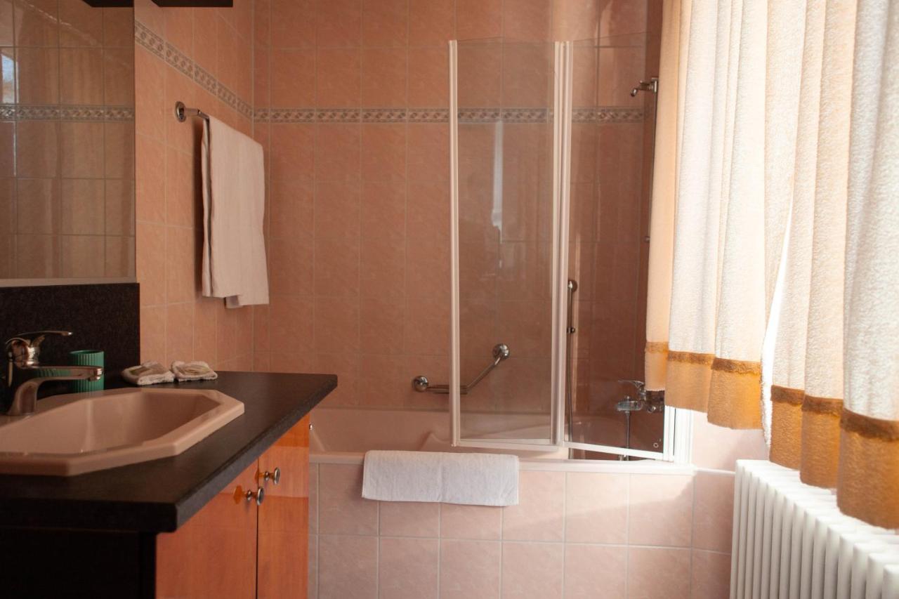 Hotel De L'Ours Courroux Ngoại thất bức ảnh